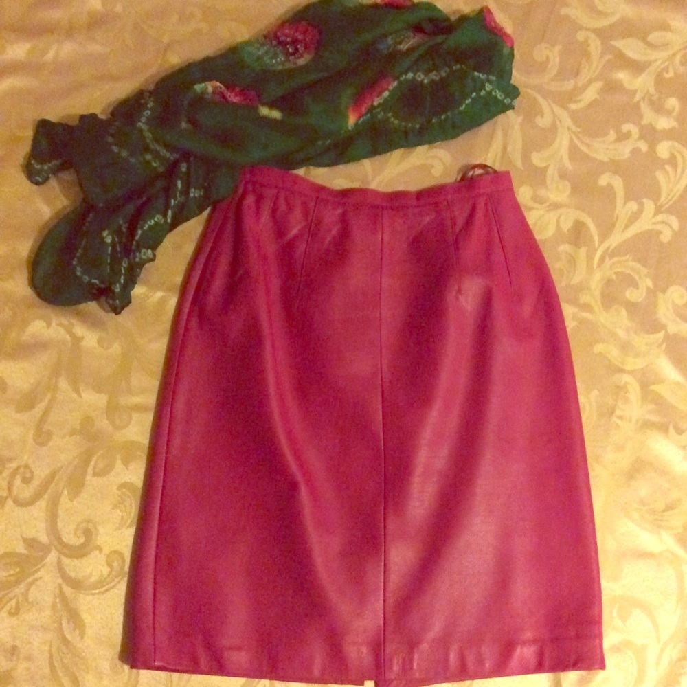 Vintage Short red leather skirt